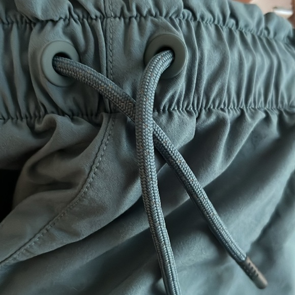 blue/green athleta shorts - Picture 4 of 4